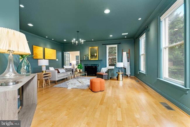 Photo - 1445 Mayhurst Blvd