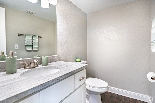Cayman - 2BR, 1.5BA - 899SF - Primary Bathroom