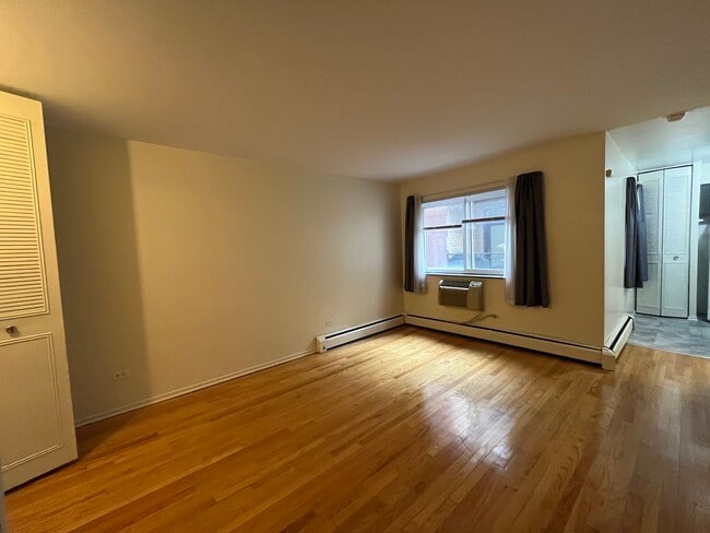 Photo - 736 W Buena Ave