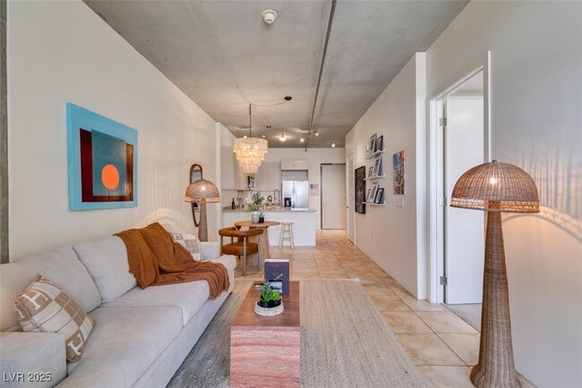 Building Photo - 353 E Bonneville Ave Unit 343