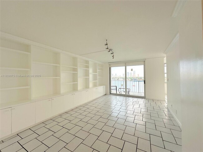 Photo - 16570 NE 26th Ave Unit 6H