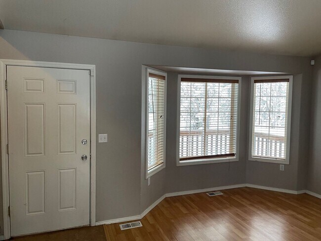 Photo - APPLY NOW, AND GET A $900 DISCOUNT ON YOUR...