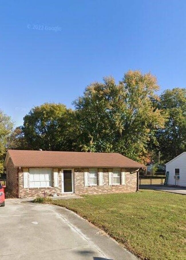Building Photo - Coming Soon!-8/15- Charming brick home loc...