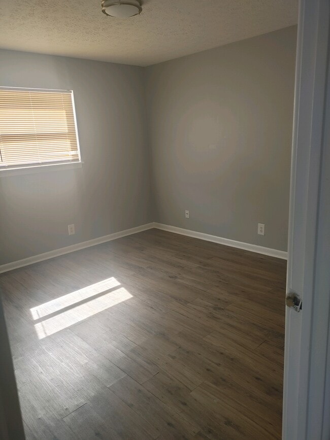 Building Photo - 3108 Springfield Dr