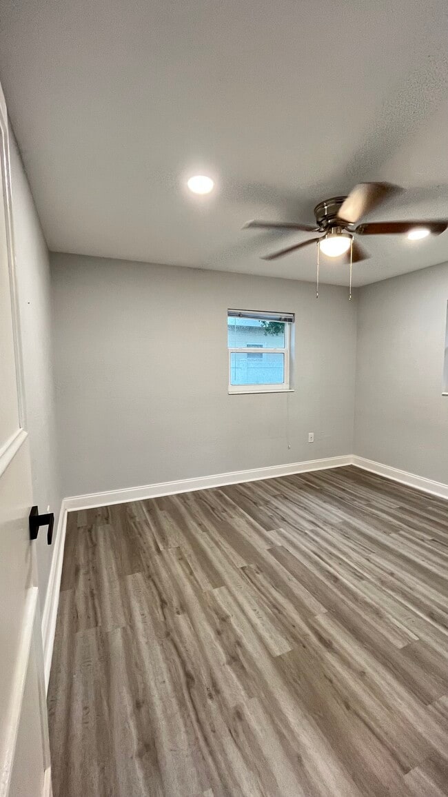 Photo - 11771-11782 82 Terrace N