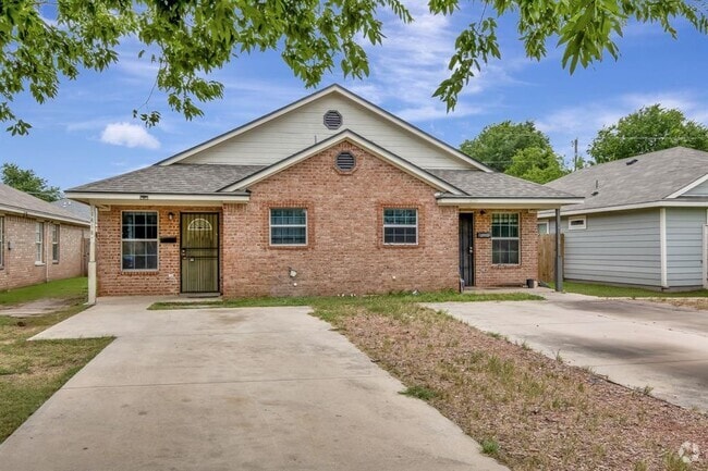 Building Photo - 1418 E Mulkey St Rental