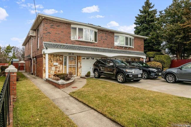 Building Photo - 155-09 Locke Ave Unit 1st Fl