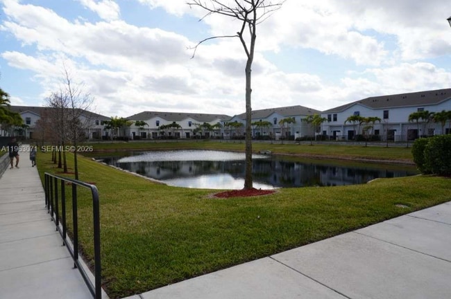 Photo - 385 NW 9th St