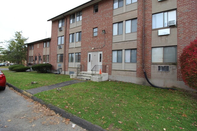 Building Photo - 20 Henderson Dr Unit A