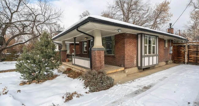 "Charming 2-Bedroom Retreat with Hardwood ... - "Charming 2-Bedroom Retreat with Hardwood ... Apartamento