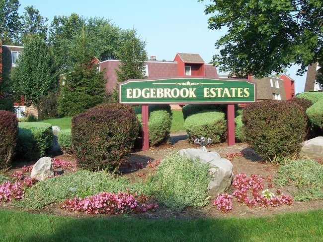 Edgebrook Estates - Edgebrook Estates Apartments