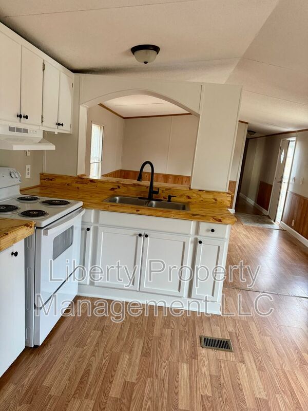 Photo - 48 Hillside Ln