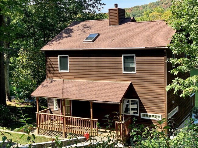 Photo - 11 Candlewood Rd