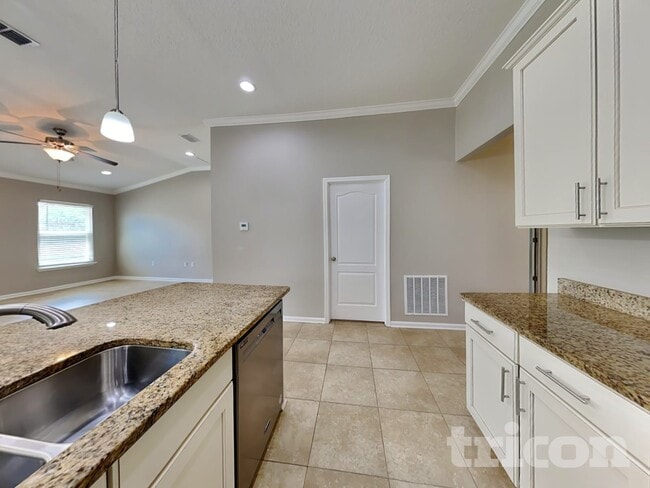 414 Samara Lakes Pkwy