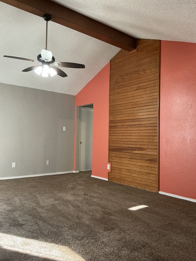 Building Photo - 1815 Sheehan Ct