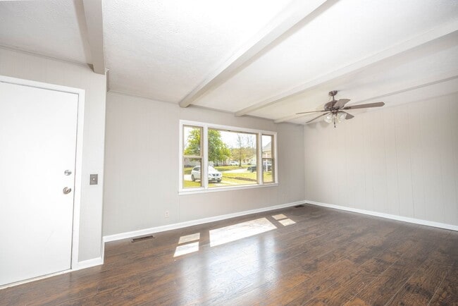 Photo - Move in Ready!!3 Bedroom 2 Bath Home in Le...