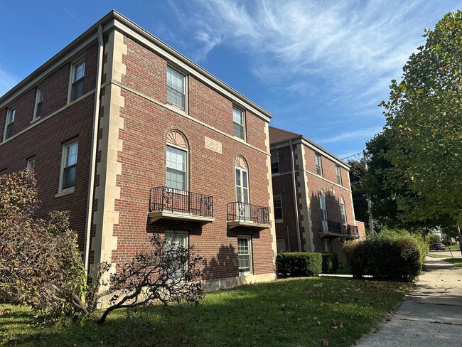 Building Photo - 4305 N Marlborough Dr Rental
