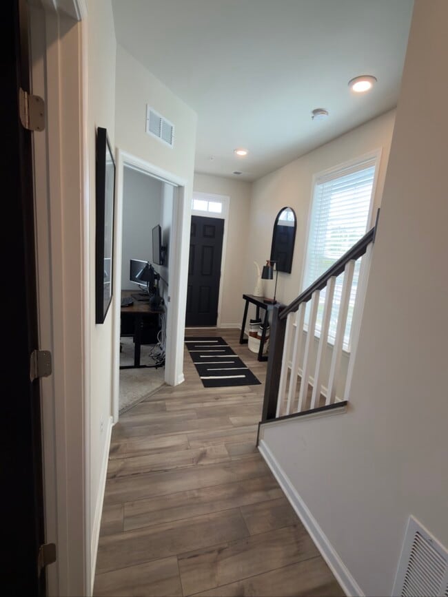 Photo - 2770 Lanham Hill Cir