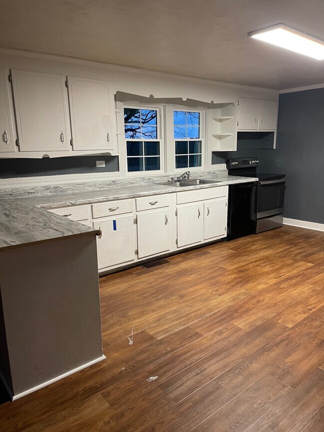 Photo - 13958 Bainbridge Rd