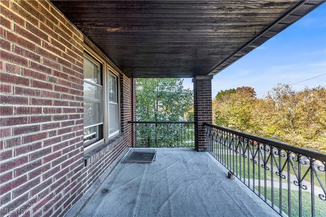 Building Photo - 1512 W 116th St Unit 4