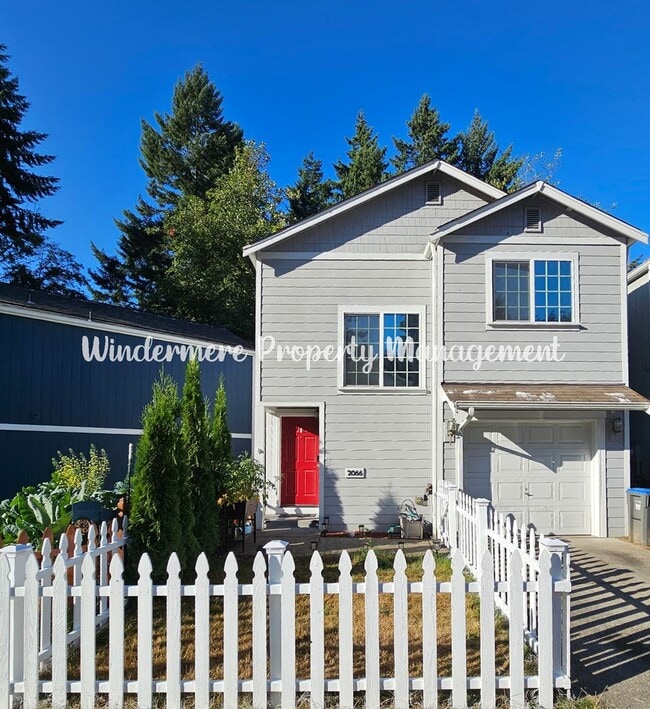Building Photo - Bright and Cheery, conveniently located 3 ... Rental