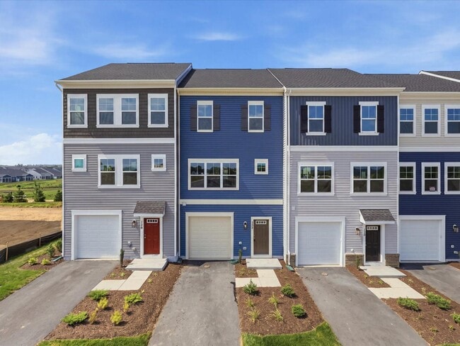 Building Photo - 124 SWANSONG Pl