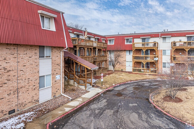 Entrada - Linden Woods