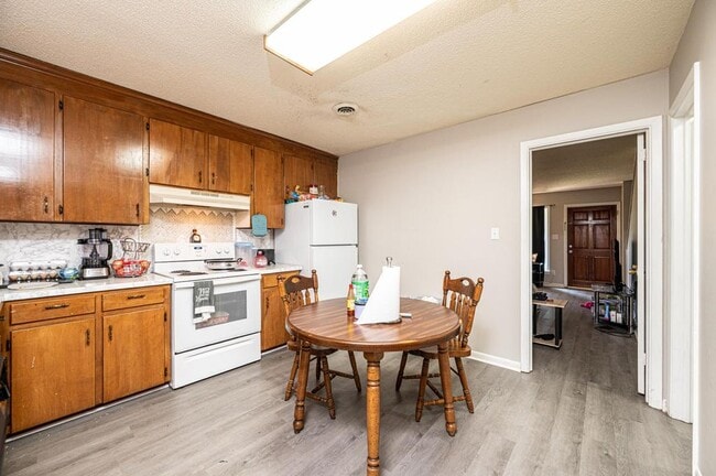 Photo - 236 Park Ln