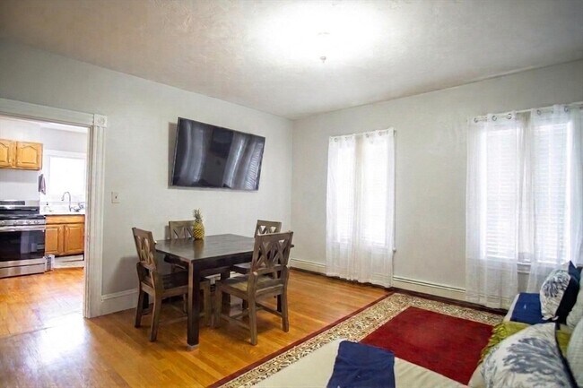 Photo - 174 Centre St Unit 2