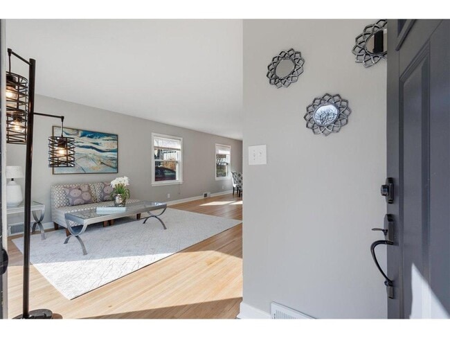 Photo - 2910 Vernon Ave S