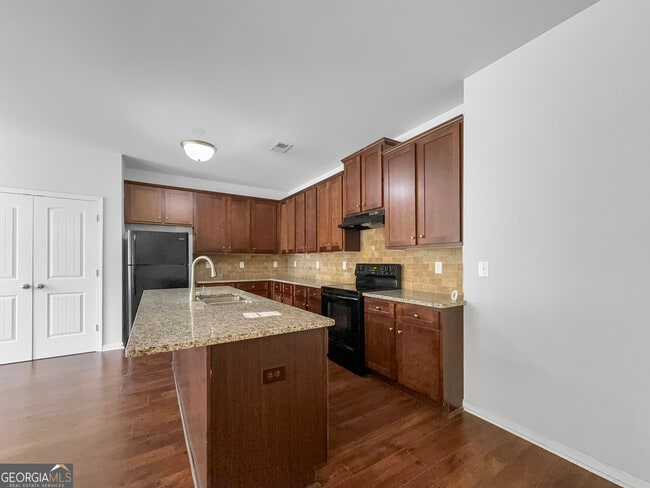 Photo - 140 Daisy Cir