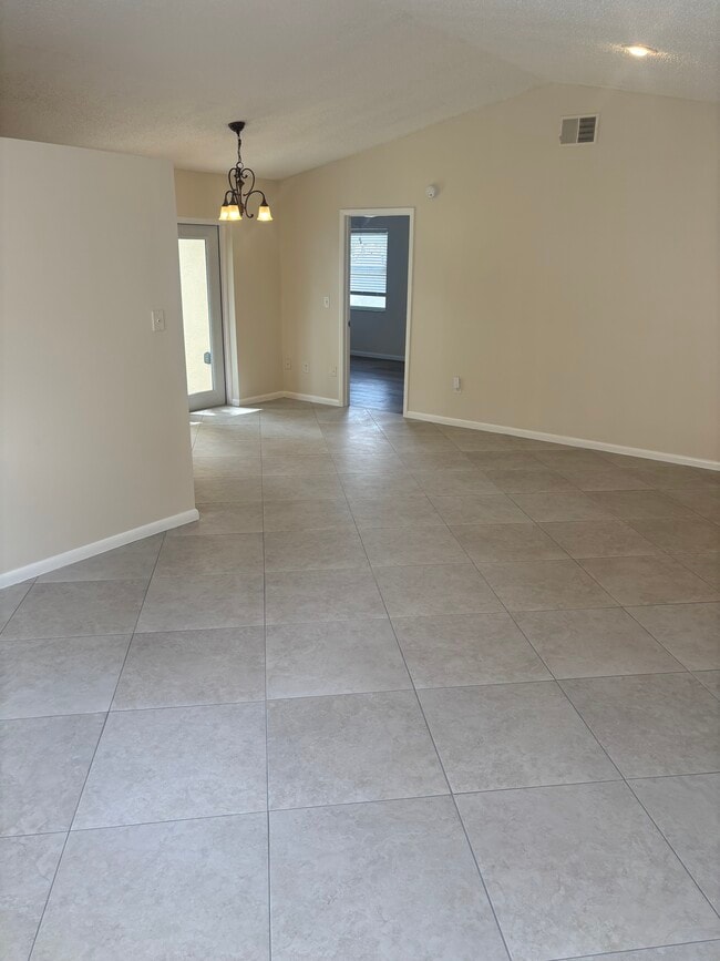 Photo - 3214 W Douglas St