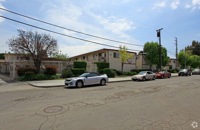 1200 E 52nd St