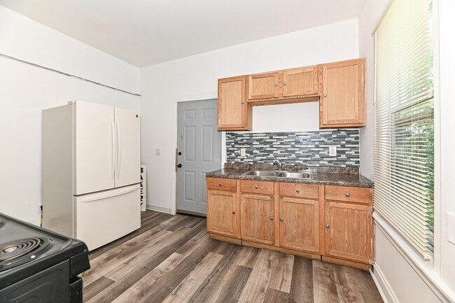 Photo - 3240 W Juneau Ave