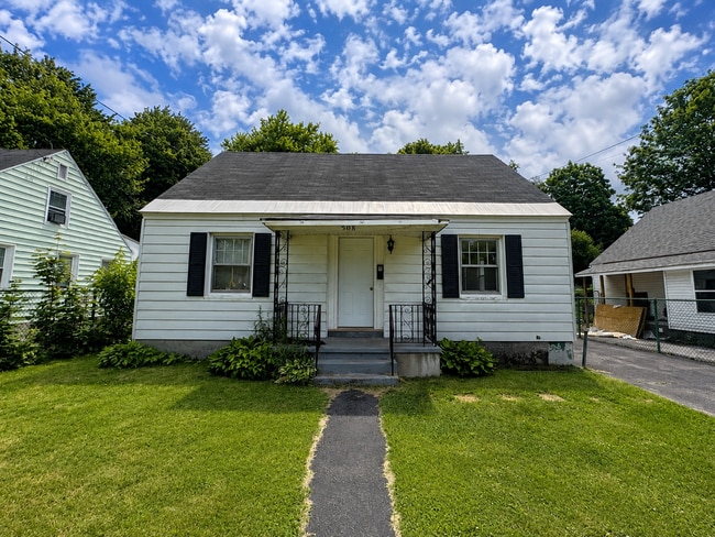 Building Photo - Updated 3BR Home with Garage and Fenced Yard
