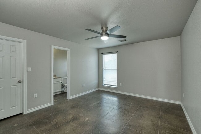 Photo - 104 Castleberry Ct Unit A