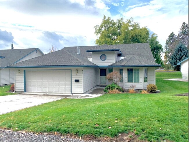 Building Photo - 3 bedroom, 2 bath home on Harbor Links Golf Course