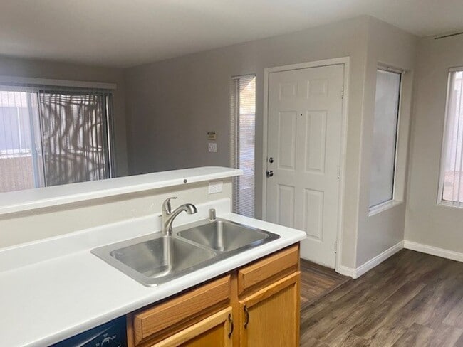 Photo - Beautiful 2 bedroom 2 bath Downstairs Condo