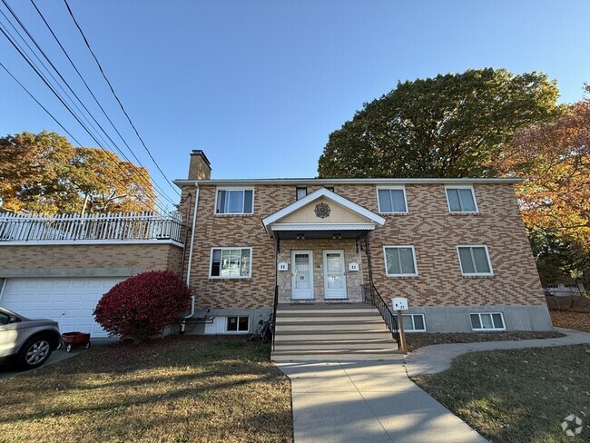 Building Photo - 21 Maplewood St Unit 2 Rental