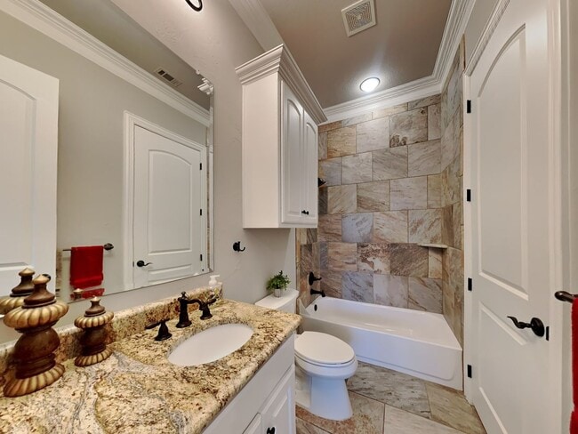 Photo - STUNNING HOME IN NRH!