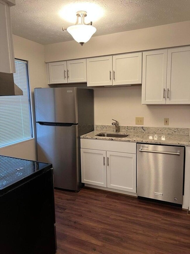 Photo - 217 Lee's Pl