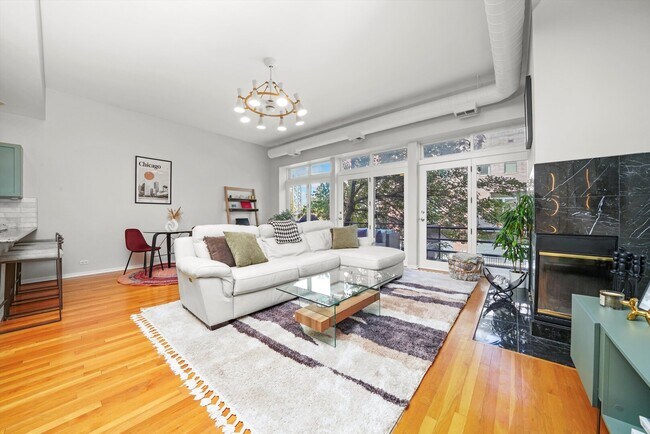 Photo - 1760 W Wrightwood Ave