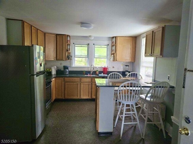 Photo - 412 Maple Ave