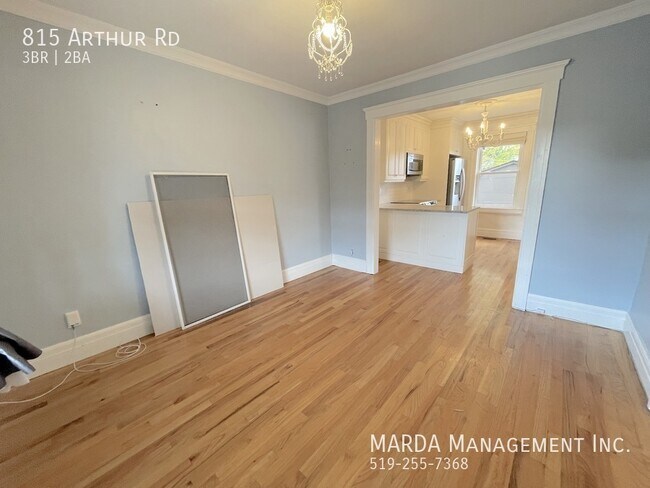 Photo - CHARMING 3 BED/1.5 BED HOME IN CENTRAL WINDSOR + UTILITIES