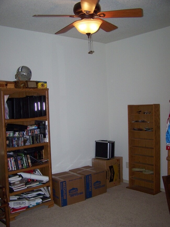 Photo - Close to Holloman & Restaurants