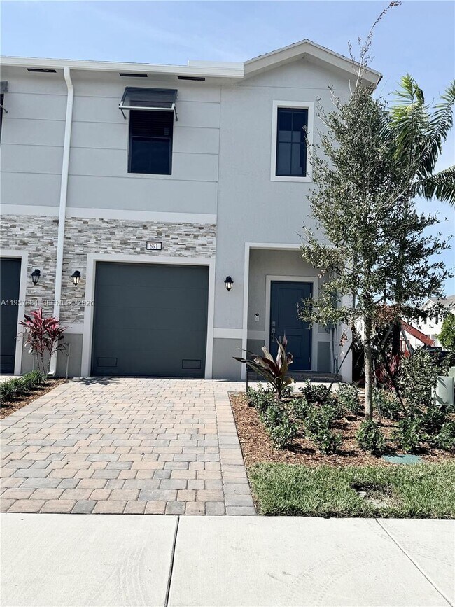 Photo - 891 NW 3rd Terrace