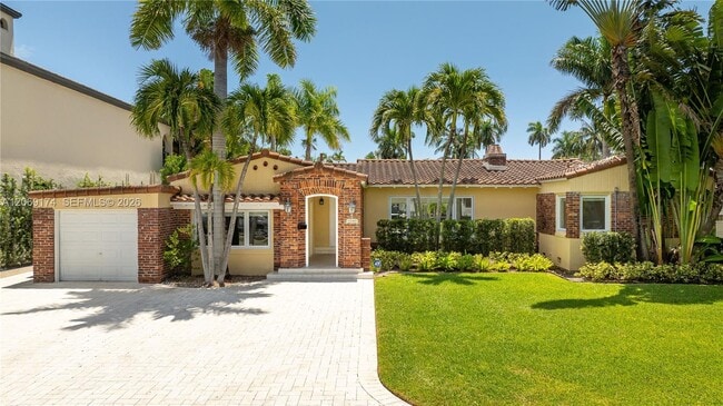 Photo - 330 Coconut Isle Dr