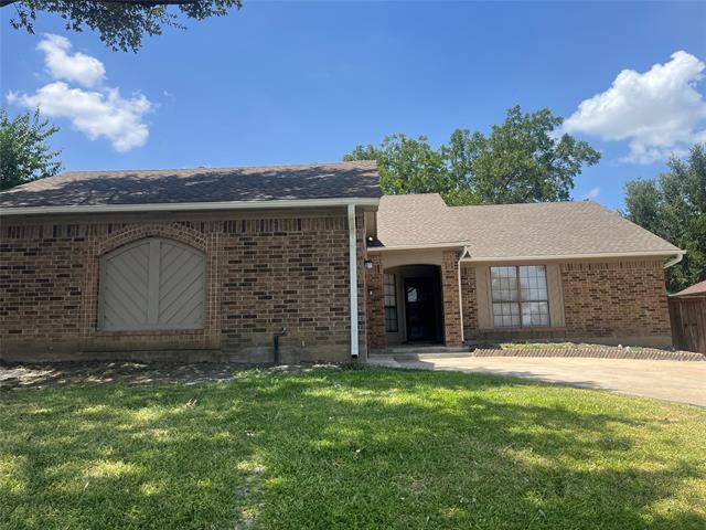 Building Photo - 2621 Independence Dr