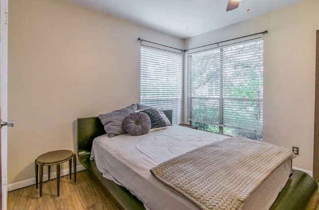 Photo - 6903 Deatonhill Dr Unit 22