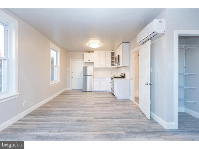 Photo - 2434 E Dauphin St Unit 3F